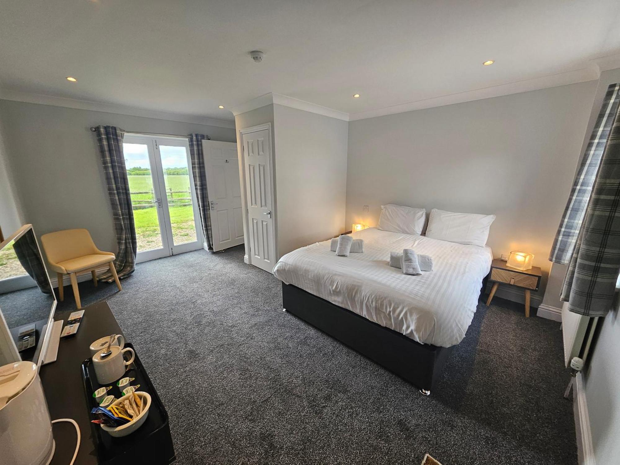 Marsh Farm Hotel Swindon Exterior foto